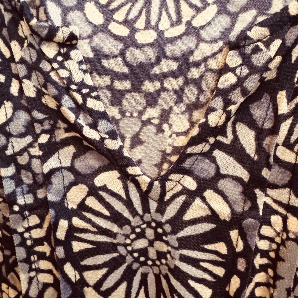 Style & Co Stretchy Navy and White Patterned Bohemian top with tie back & detail - Picture 2 of 7